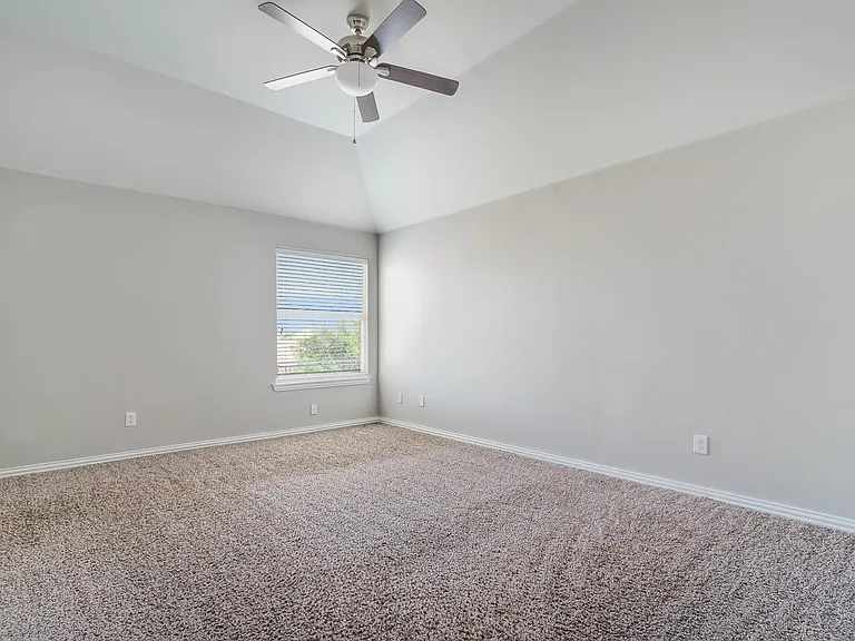 2940 Hagen Dr — Photo 14