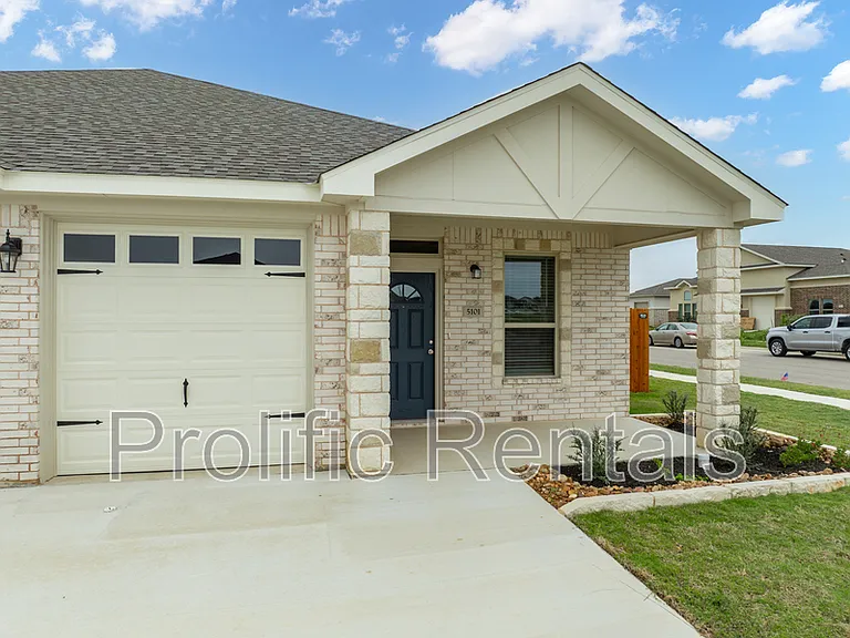 5101 Rose Petal Ct #1 — Photo 3
