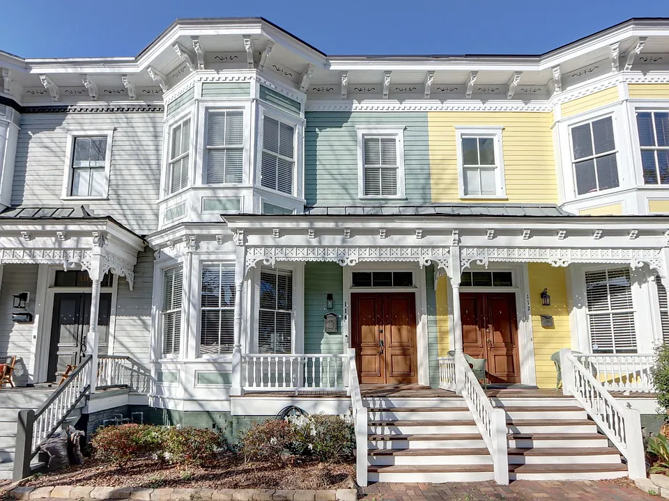 114 W Duffy St