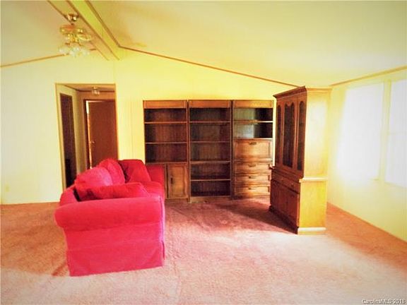 5th image of 90 E Sugar Maple Dr