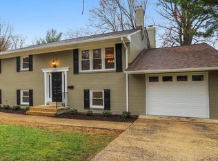 2042 Greenwich St, Falls Church, VA 22043