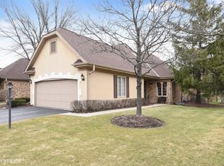 49 Pine Tree Ln, Burr Ridge, IL 60527