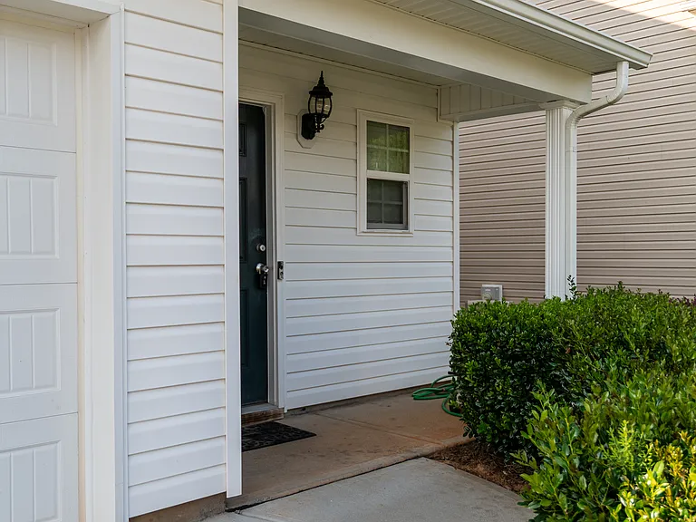 4113 Vershire Ave — Photo 3