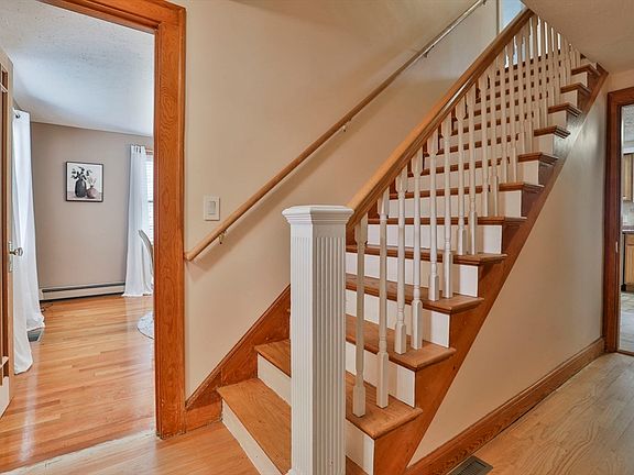 3rd image of 21 Preston St