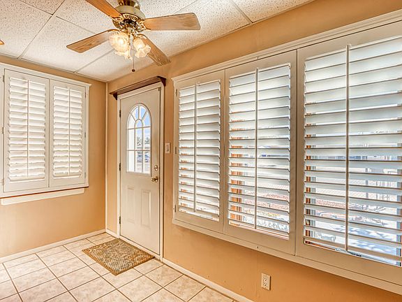 3rd image of 5315 Gulfport Dr
