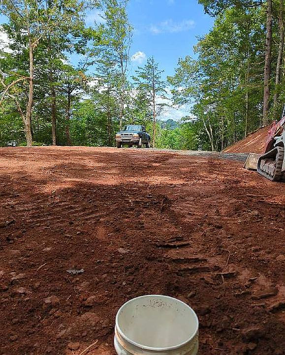 2nd image of Fox Ridge Cir
