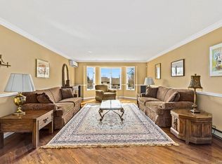 12 Lounsbury Dr, Baldwin Place, NY 10505
