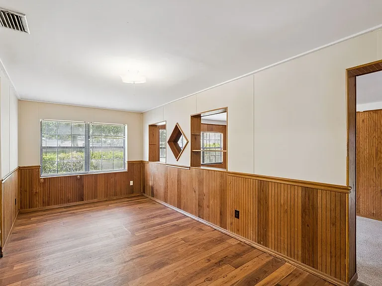 2028 Albert Lee Pkwy — Photo 7