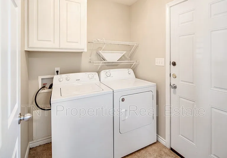 9803 Riskys Ranch Dr — Photo 14