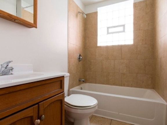 2nd image of 7241-49 S Phillips Ave Unit 7247-2W