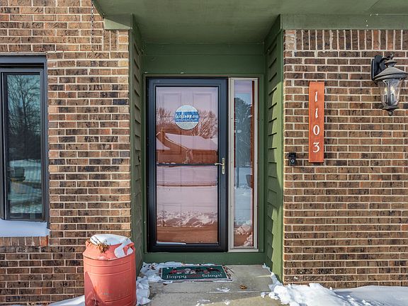 2nd image of 1103 Ridgeway Dr