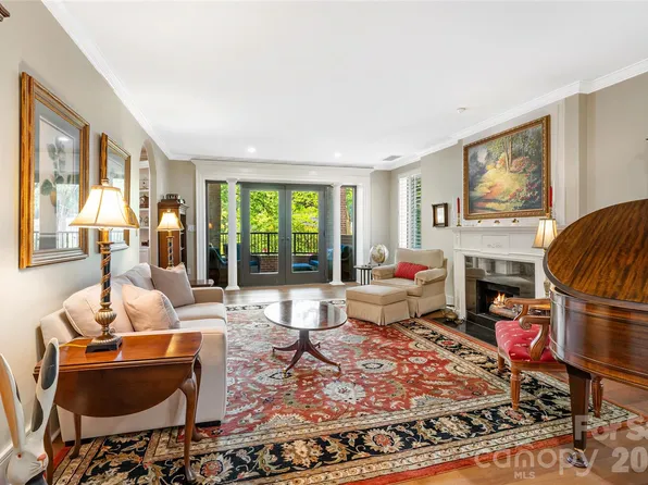 810 Cherokee Rd, Charlotte, NC 28207
