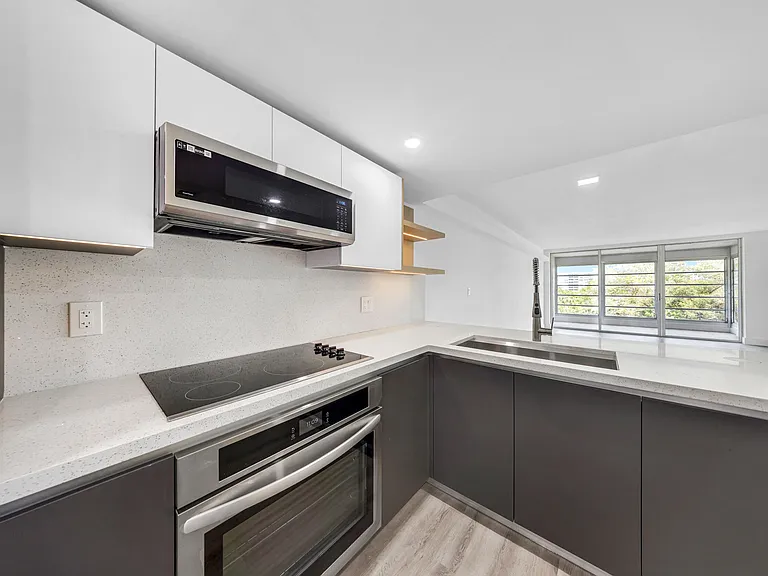 3151 S Palm Aire Dr #407 — Photo 5
