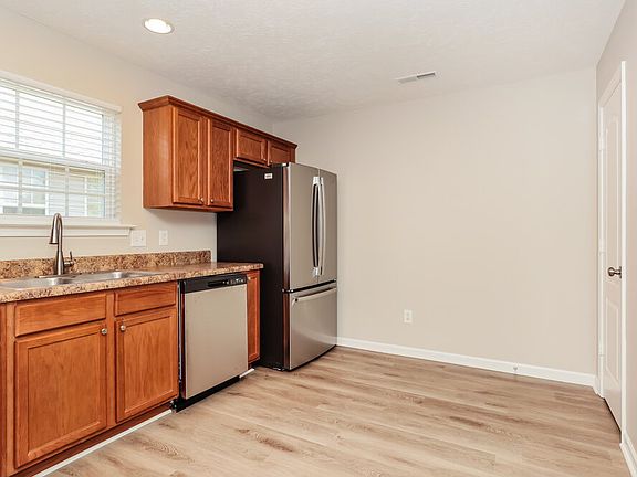 4th image of 2805 Windcrest Trl