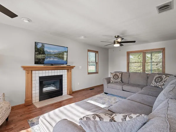 27868 Polk St NE, Isanti, MN 55040