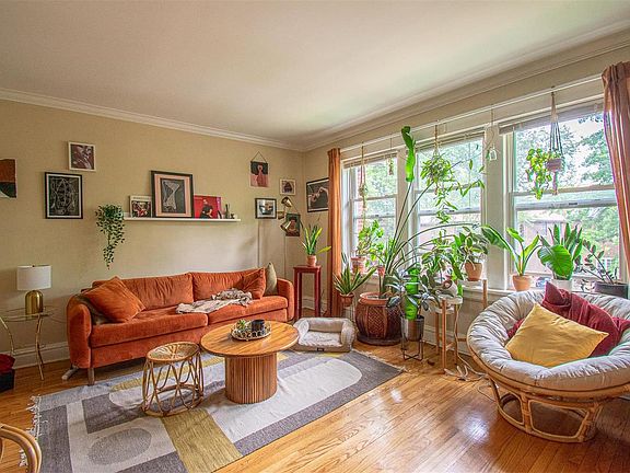 3rd image of 7350 Amherst Ave