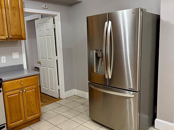 4th image of 799-801 Western Ave #1