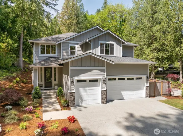 17513 W Lake Desire Drive SE, Renton, WA 98058