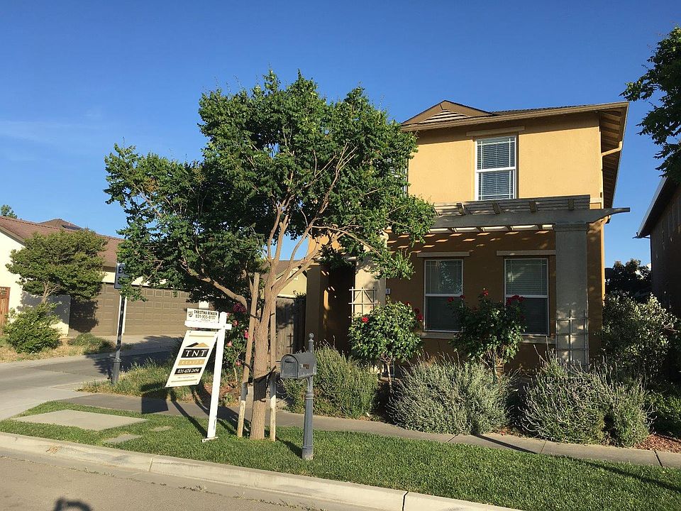 1st image of 131 Legacy Dr