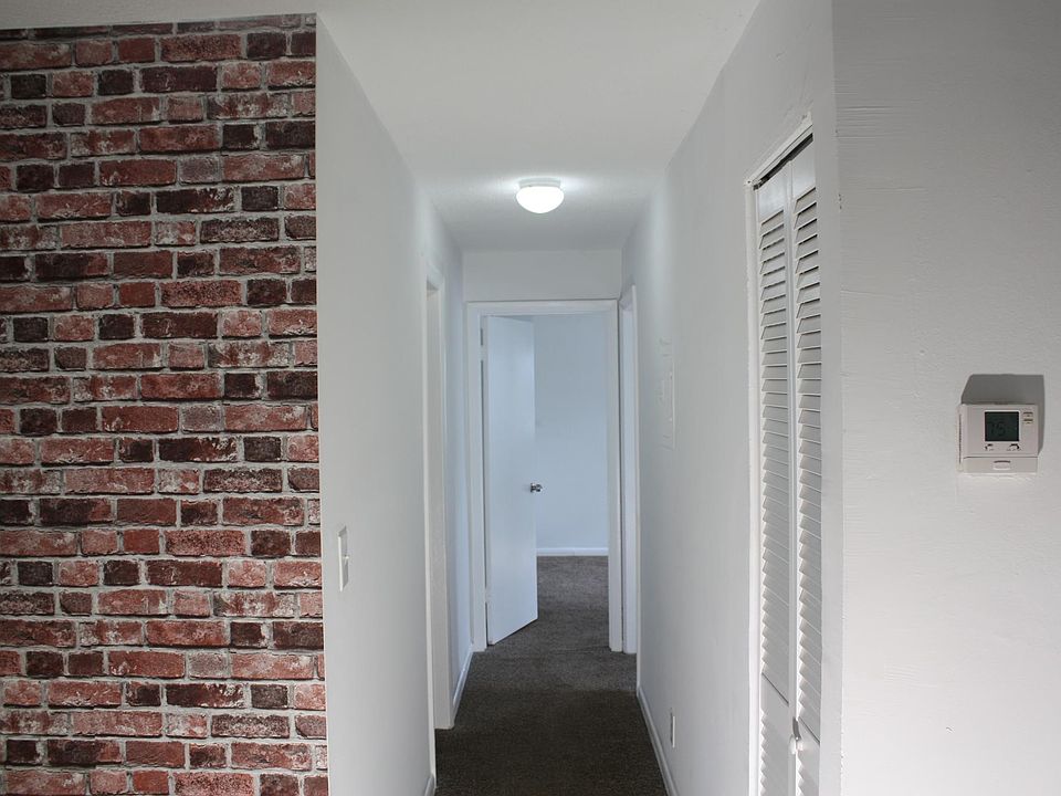 1st image of 374 Sunshine Dr