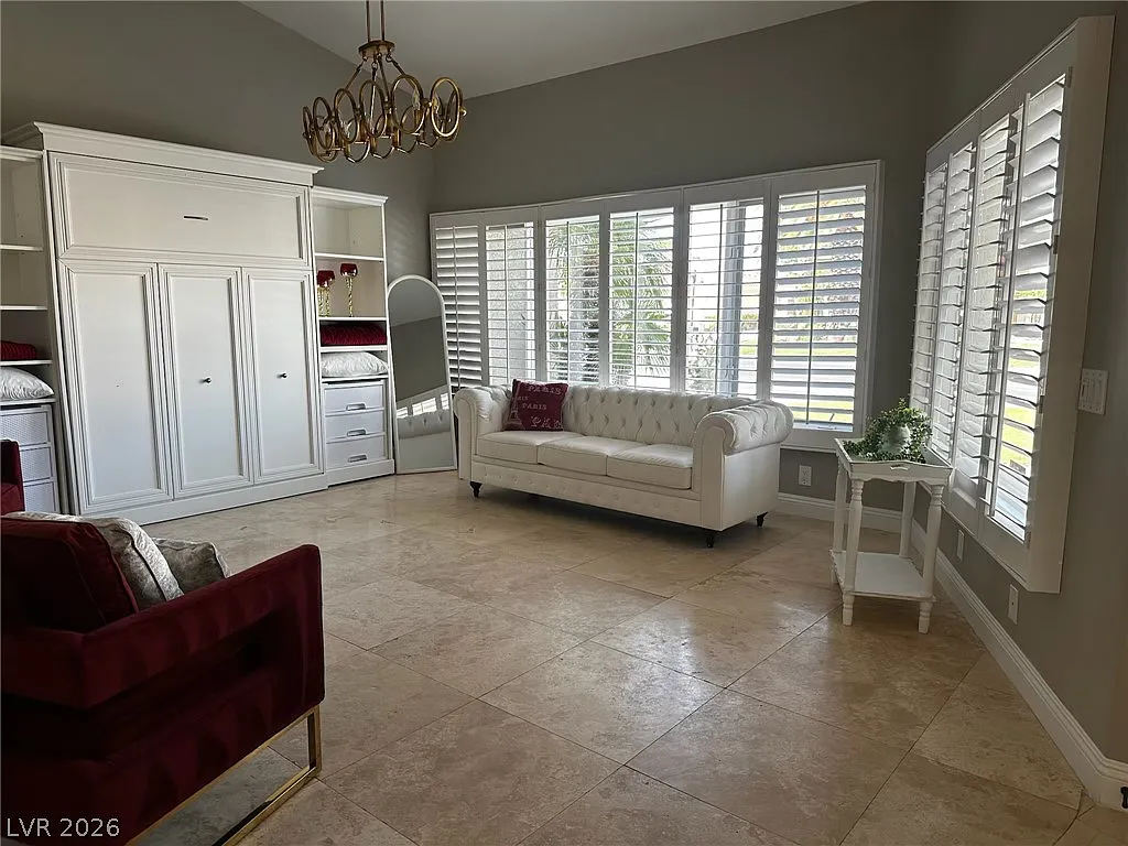 3 bed, 3.5 bath, 6770 sqft, $4,900 — Photo 3
