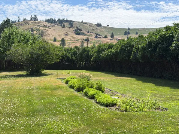 Nhn Clayton St, Plains, MT 59859