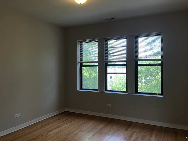 6704 N Artesian Ave — Photo 8