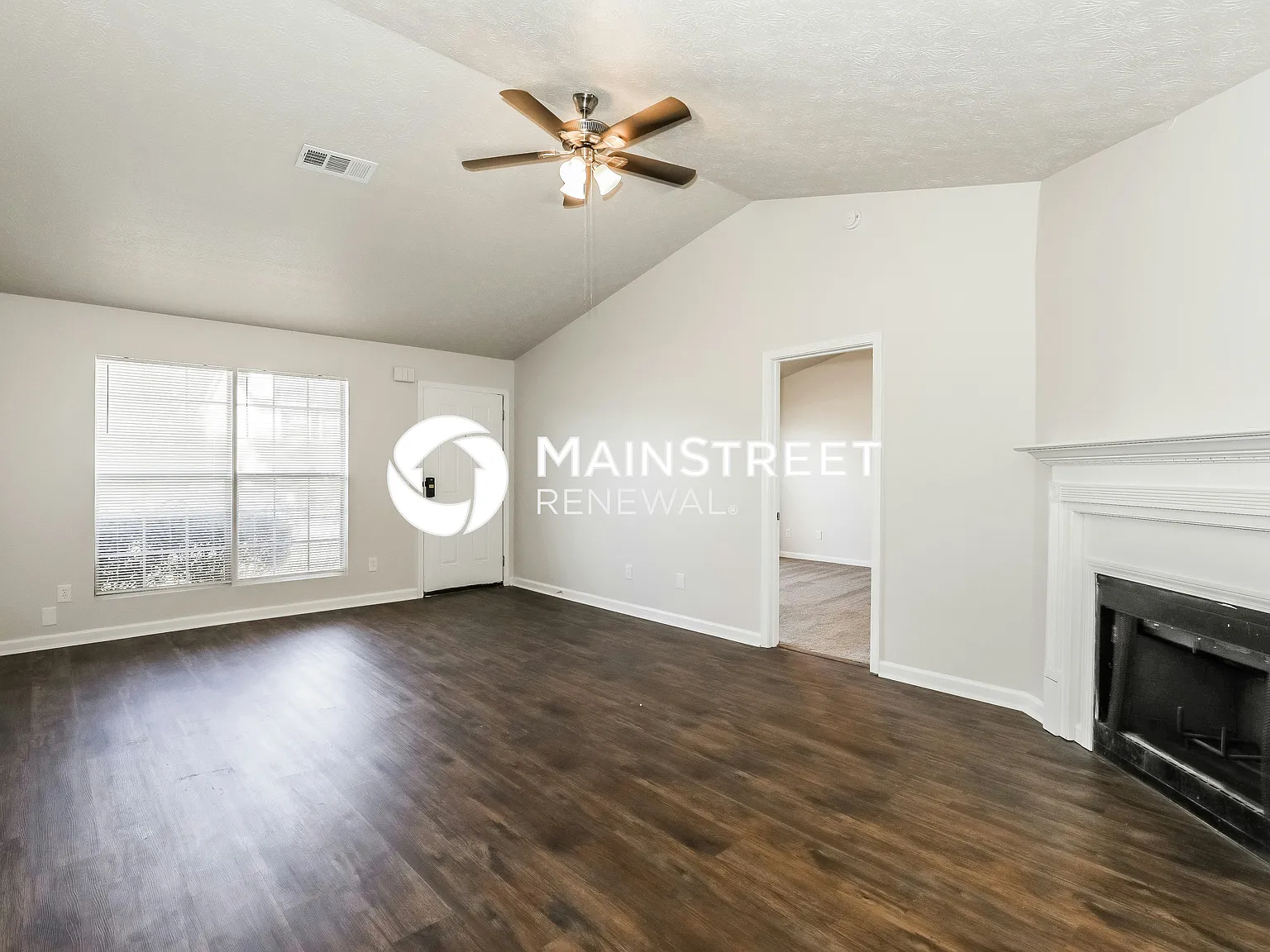 9430 Sleepy Hollow Ln — Photo 2