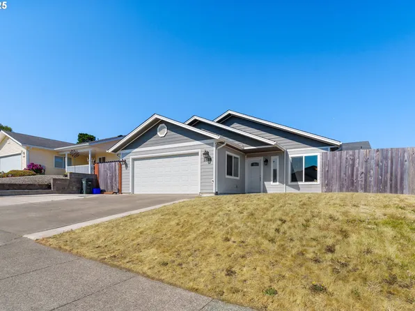 1818 Garfield St, North Bend, OR 97459