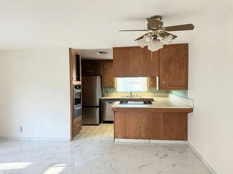 758 E Cypress Ave — Photo 6