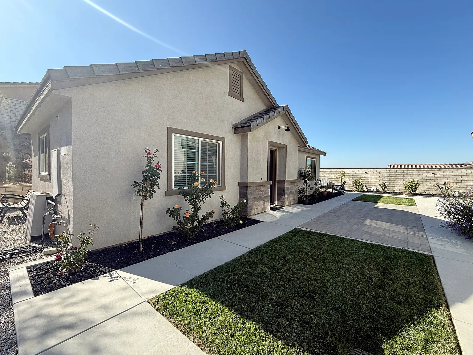 6989 N Shay Ave — Photo 3