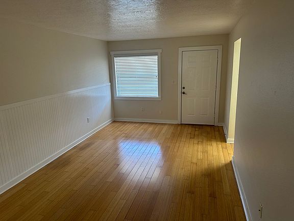 5th image of 307 Adams Ave APT 19