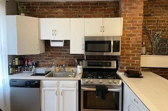 66 Russell St #1 — Photo 10