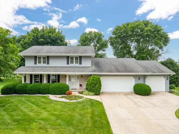 1275 Maricopa Dr, Oshkosh, WI 54904