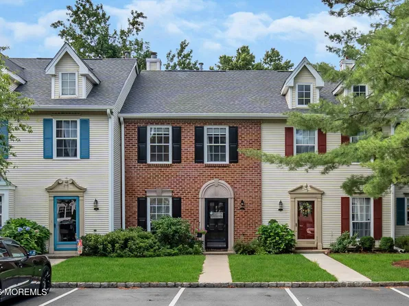 8 Preakness Court, Tinton Falls, NJ 07724