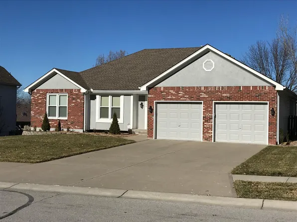 1200 NE Franklin Dr, Lees Summit, MO 64064