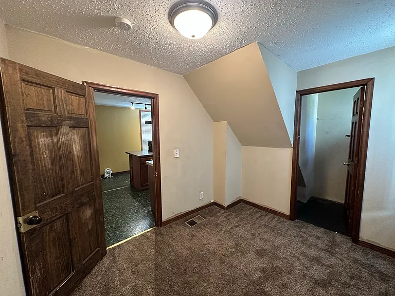 2943 Bryant Ave N — Photo 13