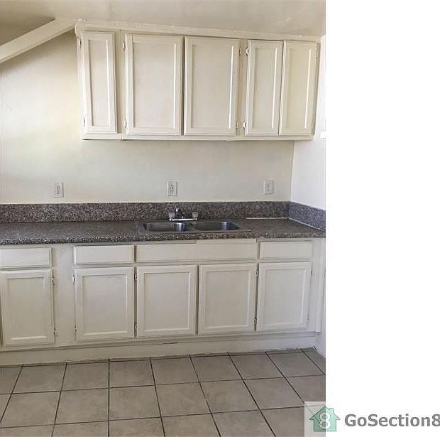 1st image of 124 N I St APT D