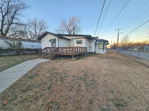 4th image of 2149 N Delaware Pl