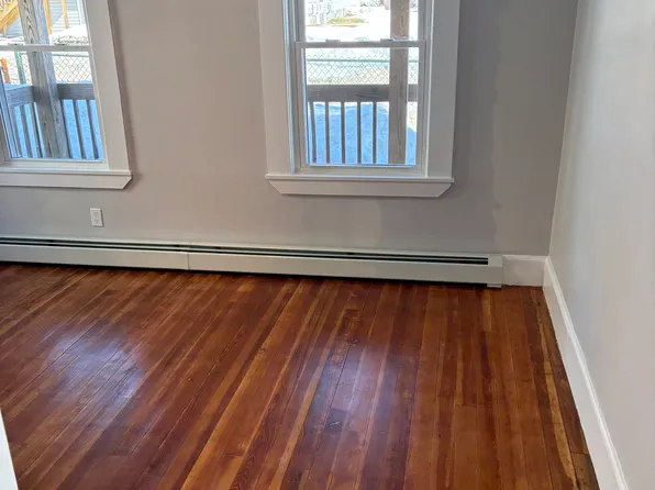 7 Robinson St #1, Webster, MA 01570