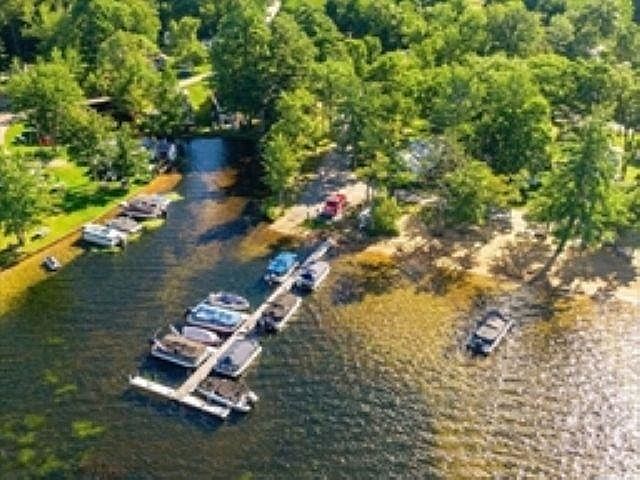 2nd image of 32 Mallards Landing Road
