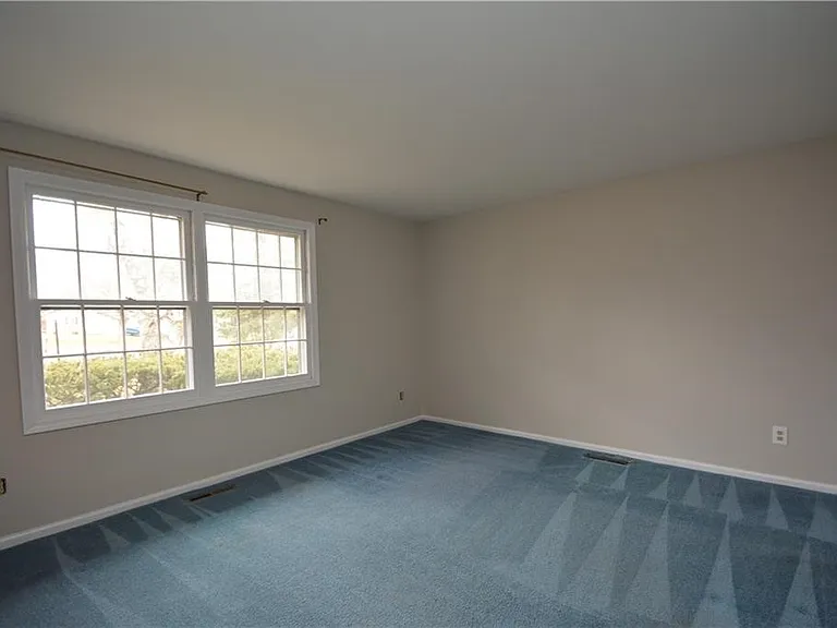 28 Candlewood Dr — Photo 14