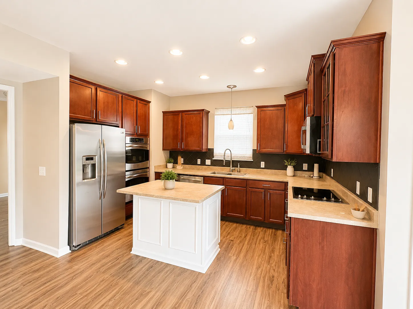 4 bed, 4401 sqft, $4,200 — Photo 4