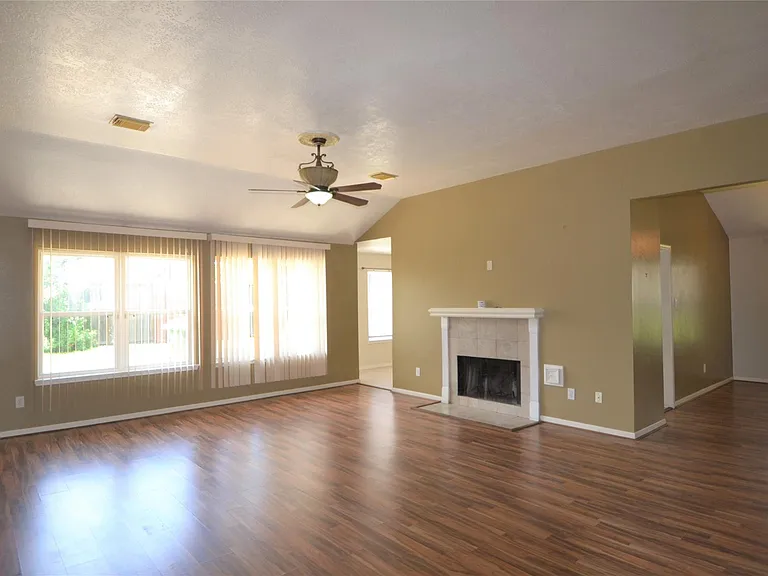 2818 Russett Pl W — Photo 14