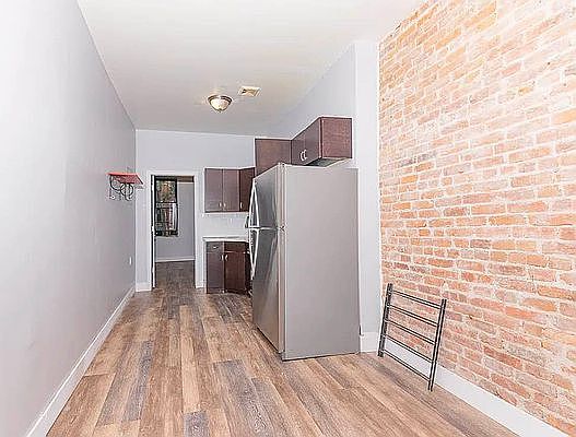 4th image of 475 Chauncey St APT 1L