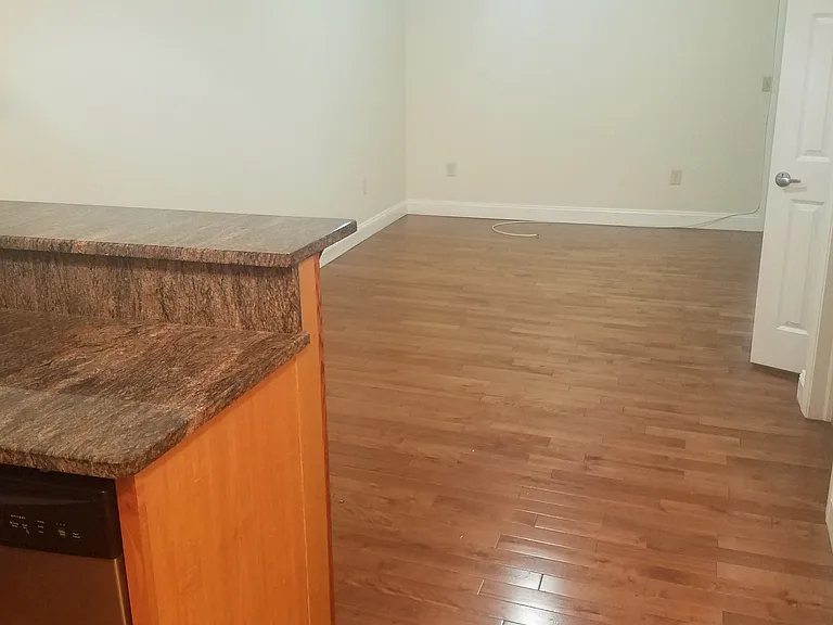 23 N Pearl St #2B — Photo 10