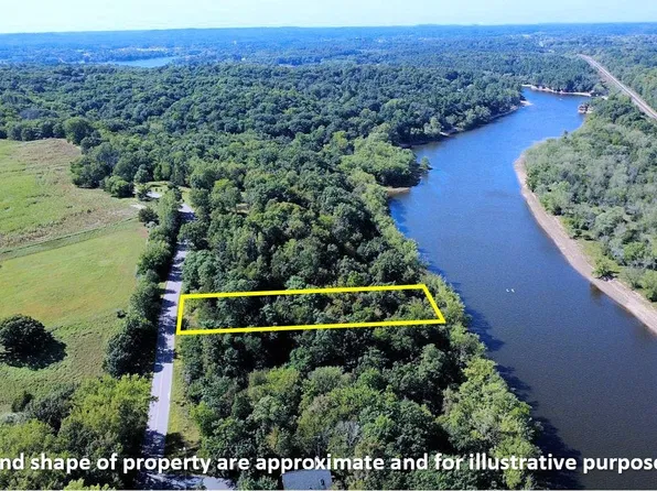 L19 Hillside Dr, Wisconsin Dells, WI 53965