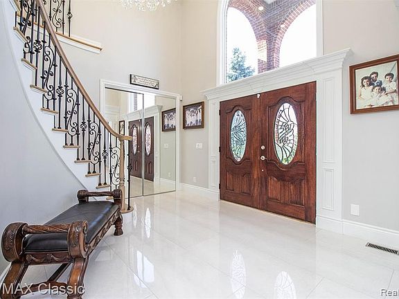 5th image of 9971 Wood Bend Dr