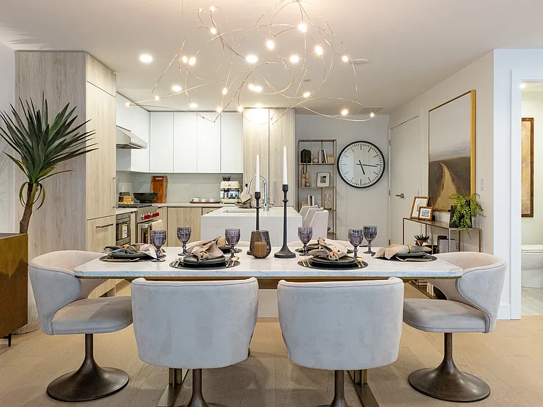 423 6th St #Townhouse 2 — Photo 1