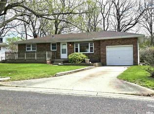 414 Elmhurst Dr, Washington, IL 61571